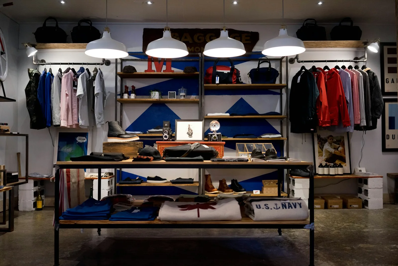 Intérieur d’un espace commercial professionnel